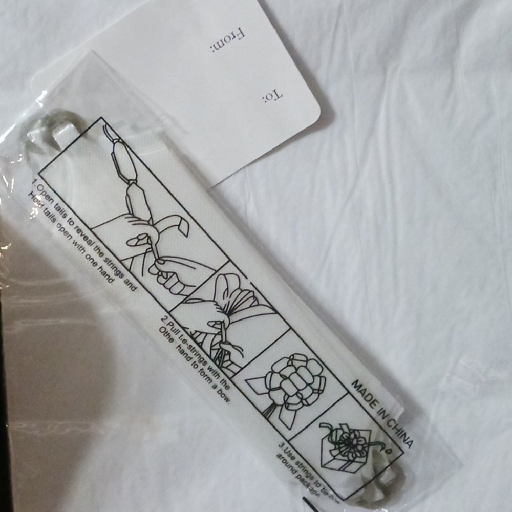 White Bow, Gift Set - Picture 2 of 6